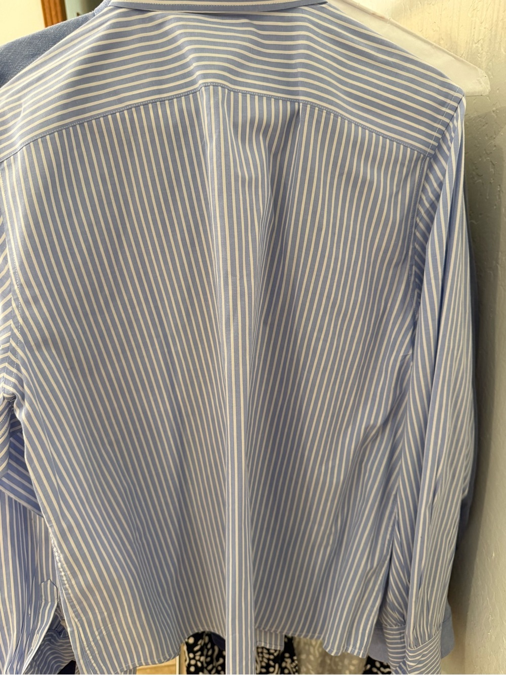 Chaps Women’s Light Blue and White Striped Dress Shirt - Picture 4 of 4